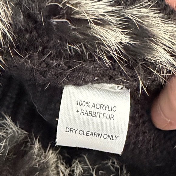 Elegant Black and Gray rabbit Fur Vest - Picture 4 of 4